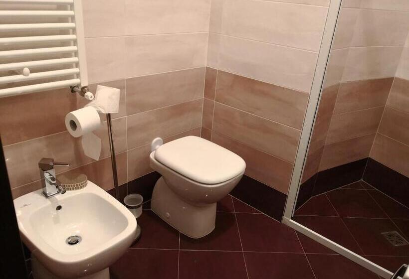 Camera Tripla Standard Bagno Esterno, B&b La Casa Di Giorgia Di Pellicano  Francesca