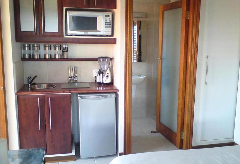 Люкс Deluxe Вид на Море, Jakita S Guest House