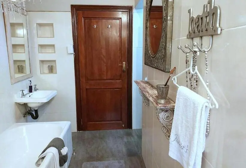 オーシャンビューデラックスルーム, Jakita S Guest House
