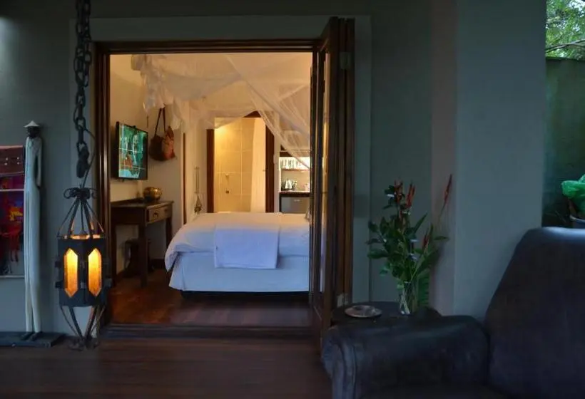 デラックススイート, Jakita S Guest House
