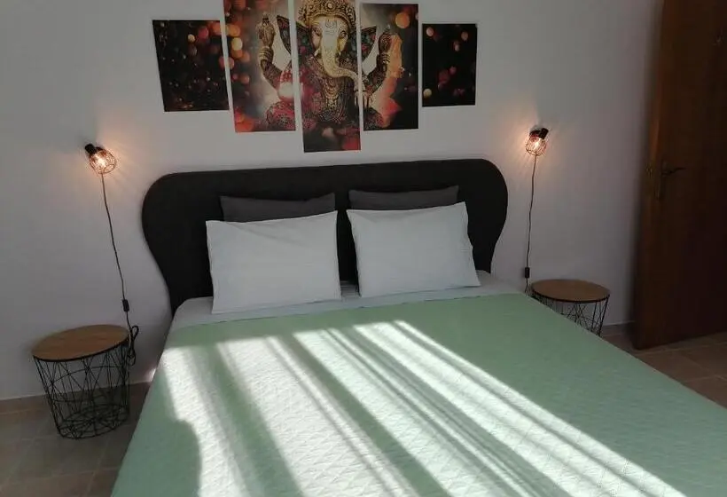 اتاق استاندارد, Azimute Guest House
