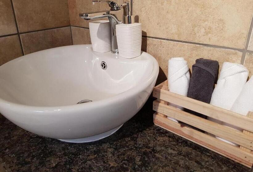 Suite, Kington Guest Suite