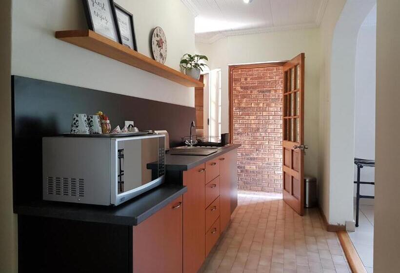 Suite, Kington Guest Suite