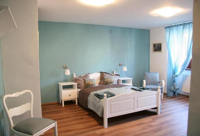 Standard room with outdoor bath, Penzion U Kapra