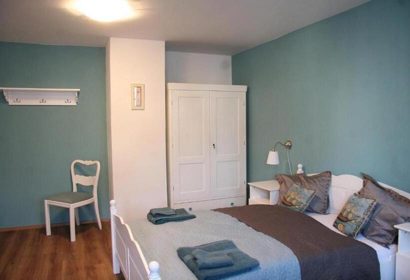 Standard room with outdoor bath, Penzion U Kapra