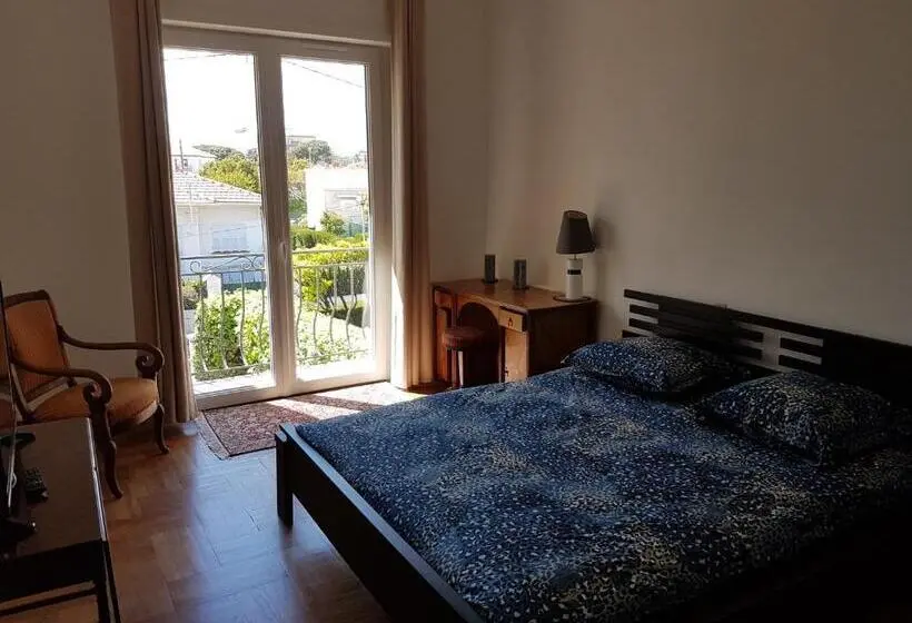 اتاق استاندارد با سرویس بهداشتی مشترک, Villa Calliste