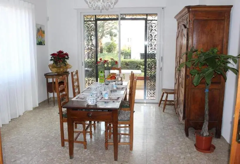 اتاق استاندارد با سرویس بهداشتی مشترک, Villa Calliste