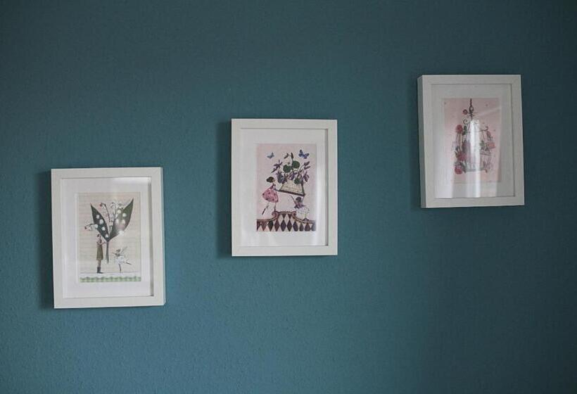 غرفة عائلية, Piano