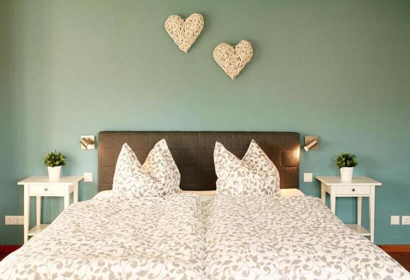 غرفة عائلية, Piano