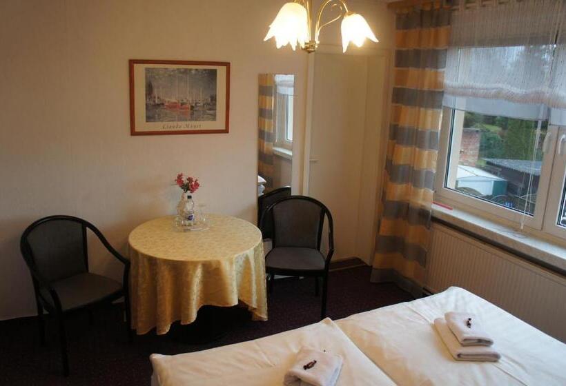 标准房带园景, Corso