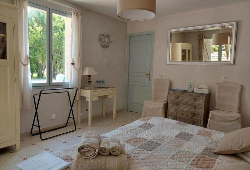 חדר סטנדרט עם מיטת קינג, Mas Des Cigognes