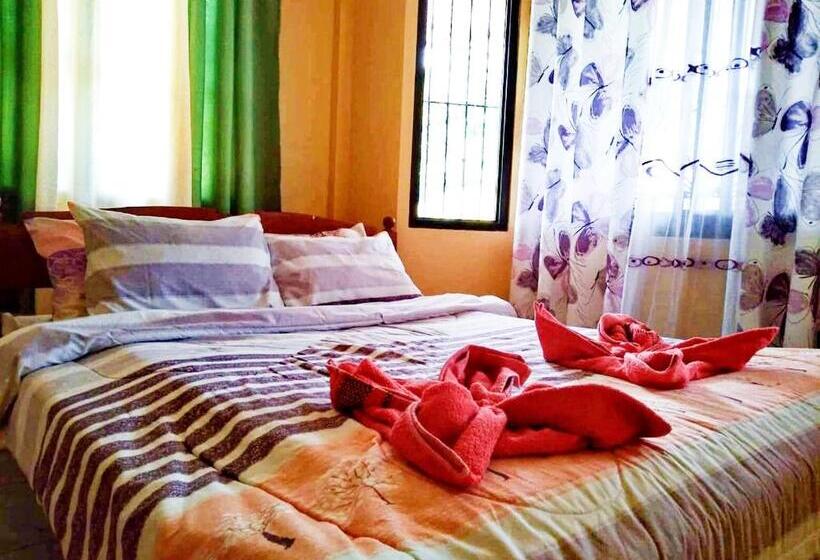 اتاق استاندارد, Riverside At Aninuan Accommodation And Food