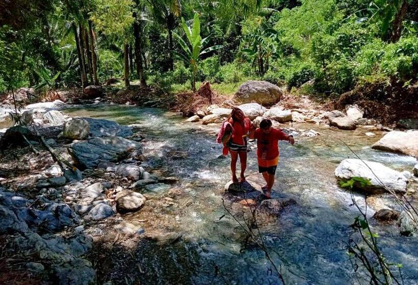 اتاق اکونومی یک تخته, Riverside At Aninuan Accommodation And Food
