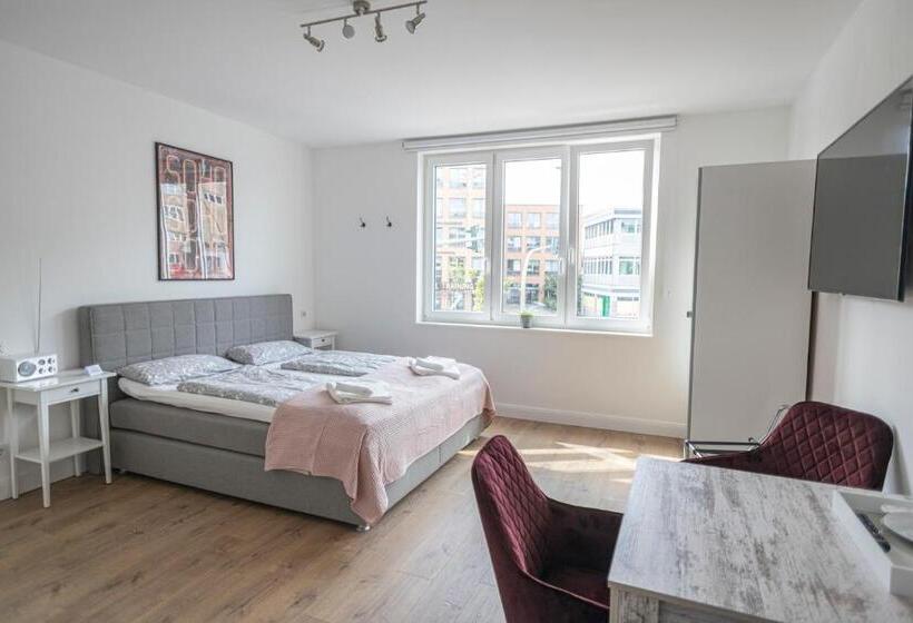 استودیوی استاندارد, Arbio I Dehnhaide Apartments