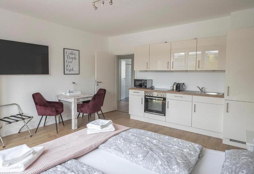 استودیوی استاندارد, Arbio I Dehnhaide Apartments