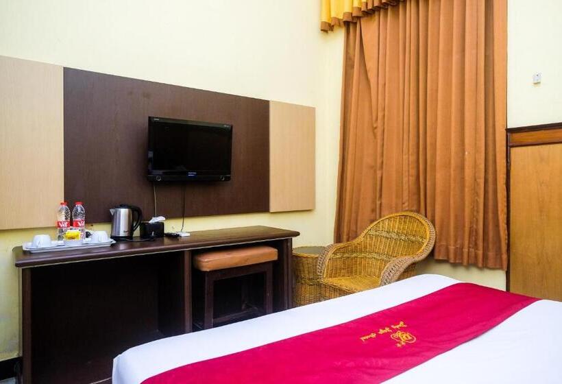 غرفة قياسية, Urbanview Hotel Dedy Jaya Brebes