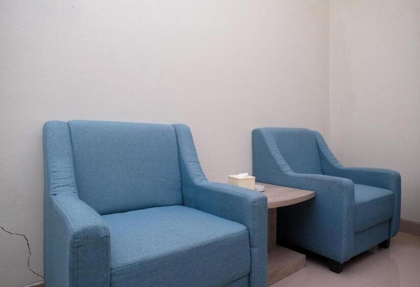 Номер Superior, Urbanview Hotel Dedy Jaya Brebes