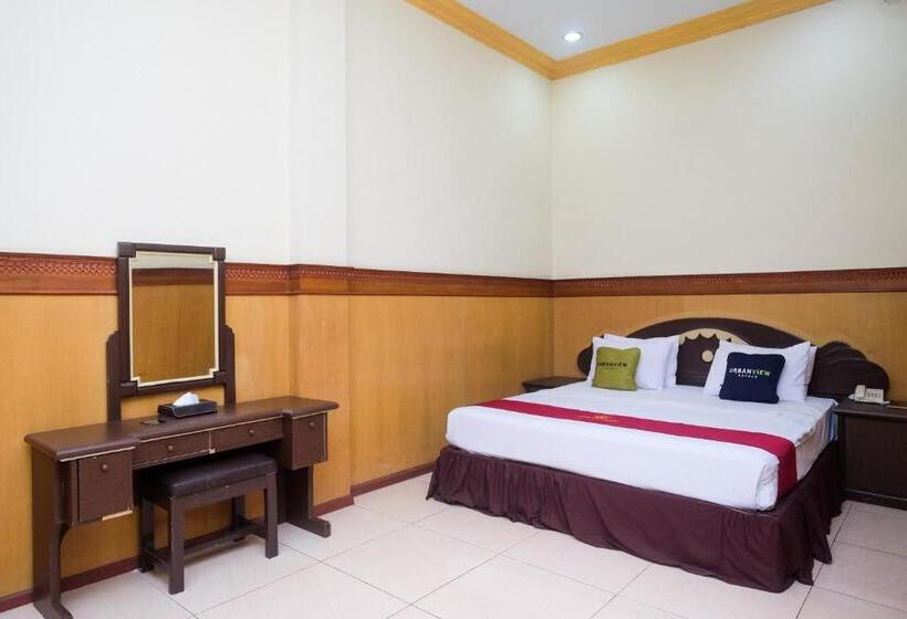 غرفة ديلوكس, Urbanview Hotel Dedy Jaya Brebes
