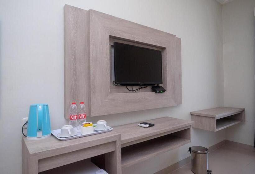 غرفة سوبيريور, Urbanview Hotel Dedy Jaya Brebes