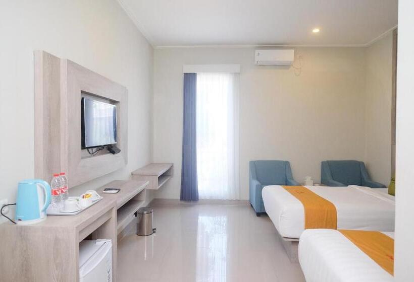 غرفة سوبيريور, Urbanview Hotel Dedy Jaya Brebes
