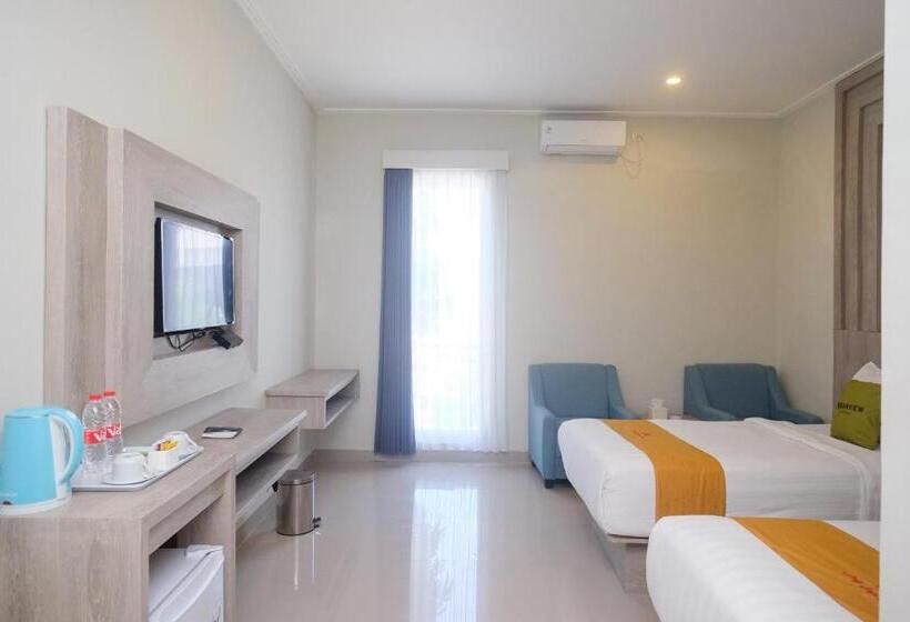 غرفة سوبيريور, Urbanview Hotel Dedy Jaya Brebes