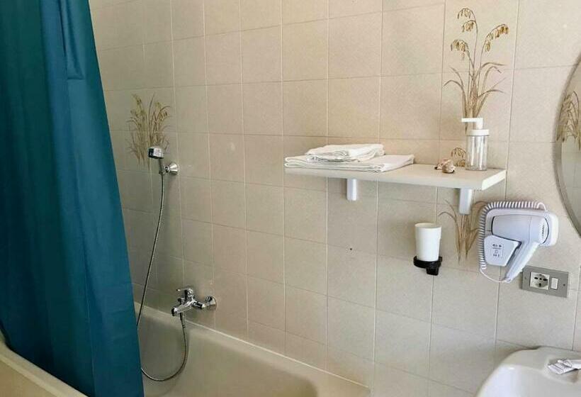 스탠다드 트리플 룸, Amorosita