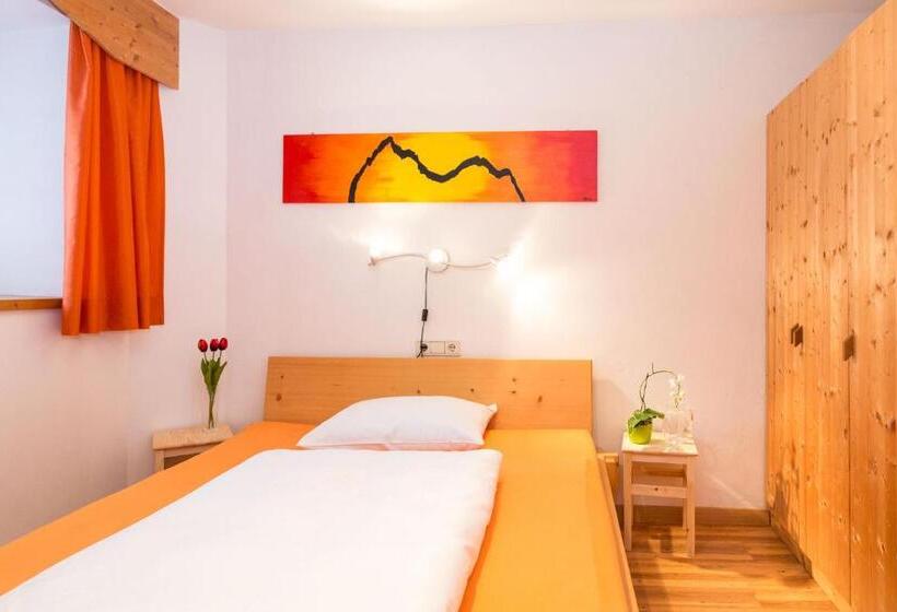 اتاق استاندارد یک نفره, Garni Zatzerhof