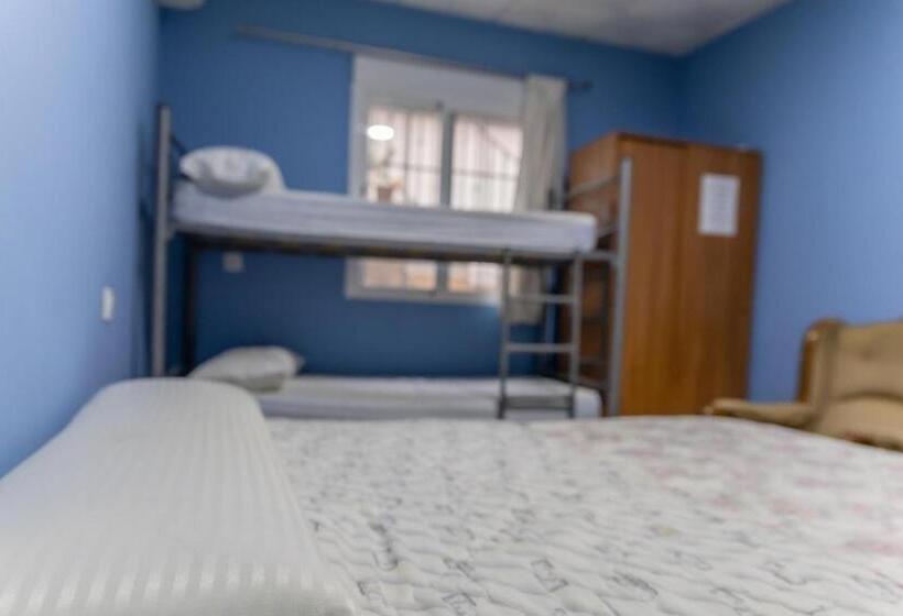 スタンダード４人部屋, Albergue Rojo Plata