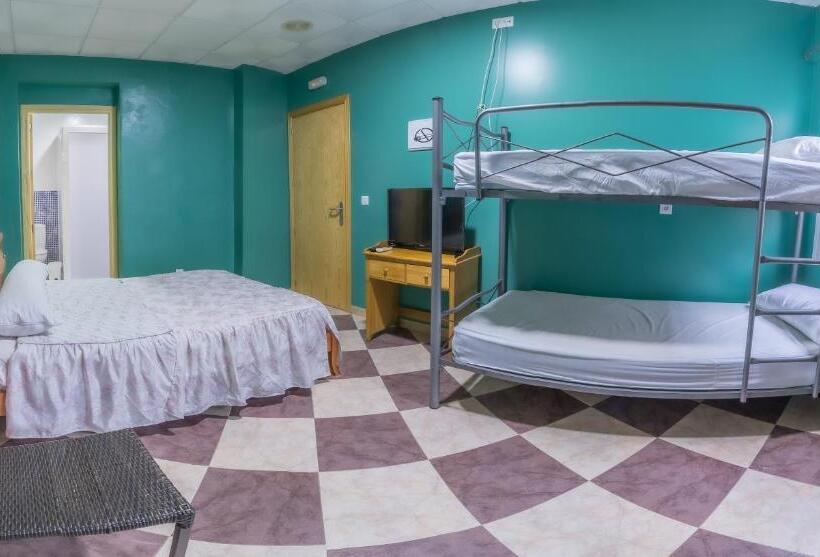 ファミリールーム, Albergue Rojo Plata