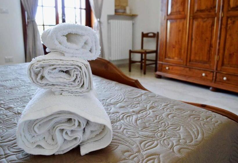 标准间带阳台, B&b Profumo Di Alloro