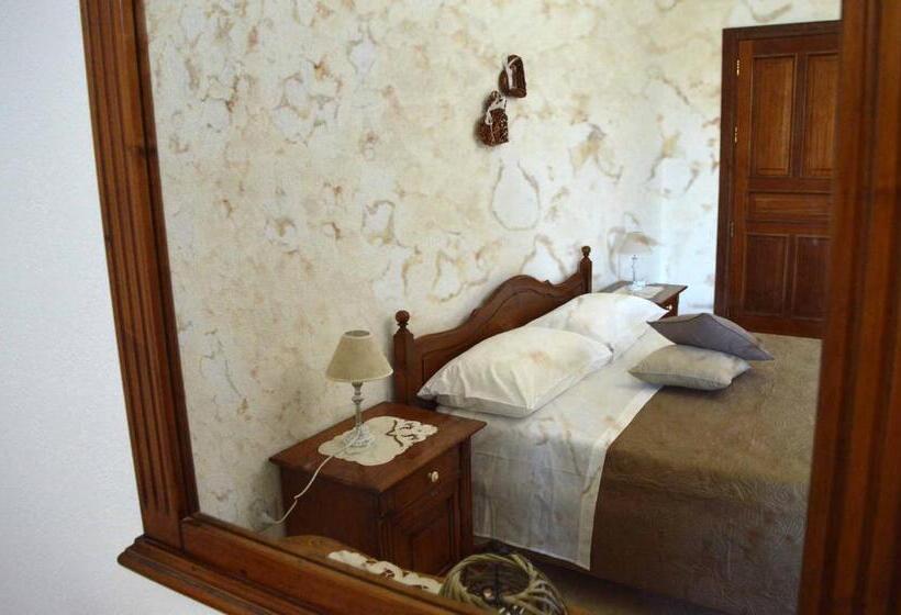 غرفة قياسية مزوَّدة بشُرفة, B&b Profumo Di Alloro