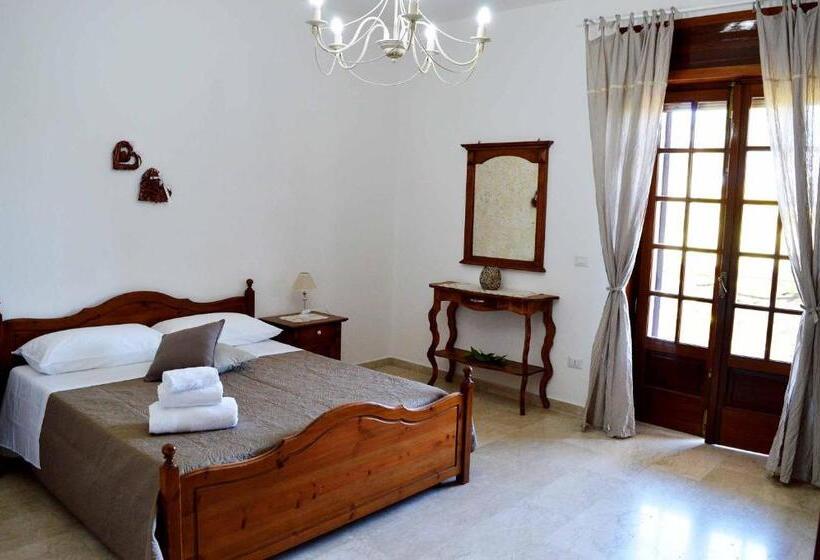 غرفة قياسية مزوَّدة بشُرفة, B&b Profumo Di Alloro