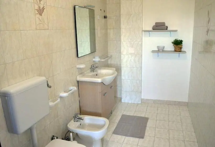 スタンダードルーム, B&b Profumo Di Alloro