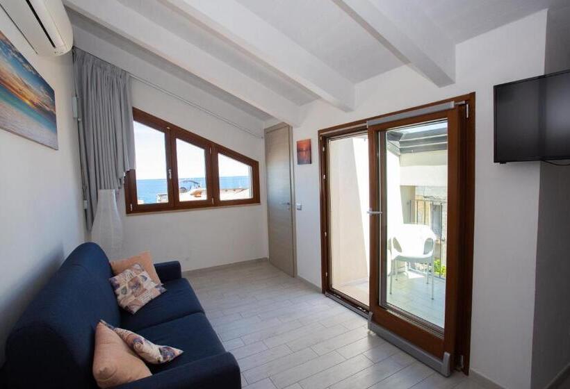 Апартаменты 1 Спальня Вид на Море, Odissea Residence E Rooms