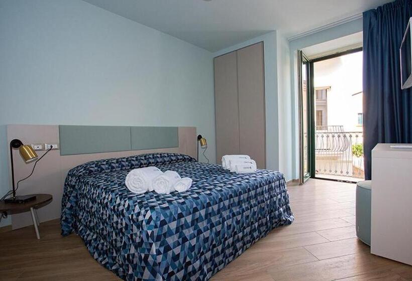 غرفة قياسية رباعية, Odissea Residence E Rooms