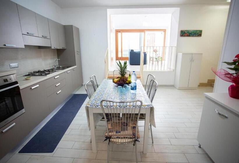 شقة غرفة واحدة مزودة بتراس, Odissea Residence E Rooms