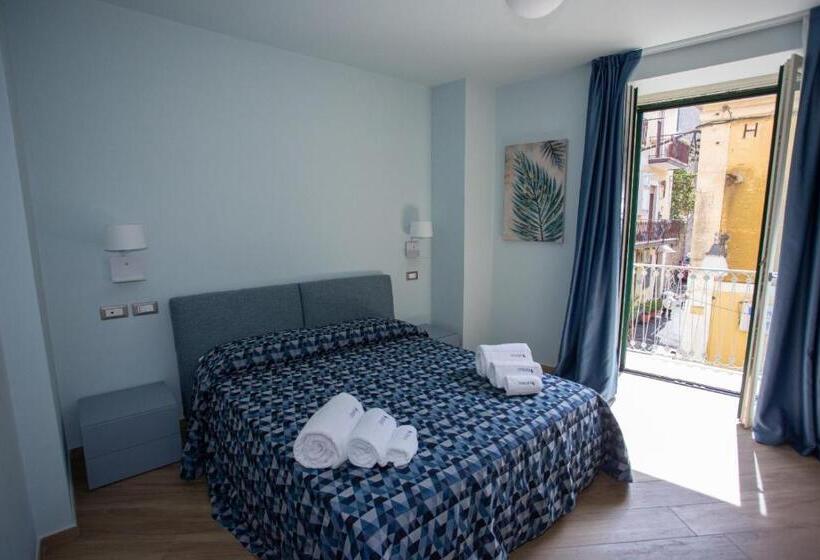 Номер Стандарт с Балконом, Odissea Residence E Rooms