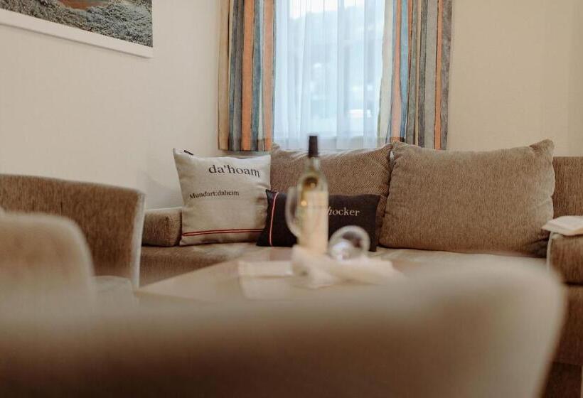 Апартаменты 2 Спальни, 4 Mountains Apartments