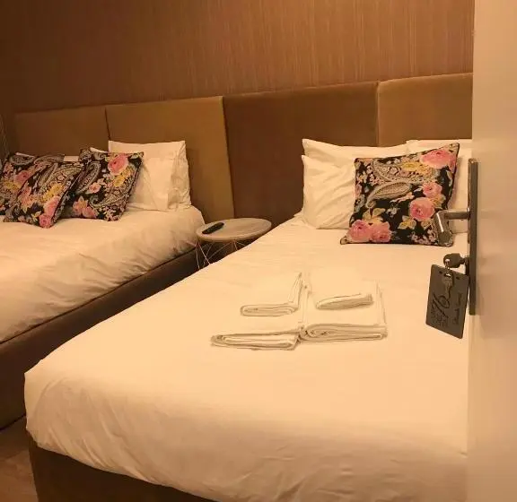 اتاق استاندارد چهارنفره با سرویس بهداشتی مشترک, Junqueira76 Guesthouse