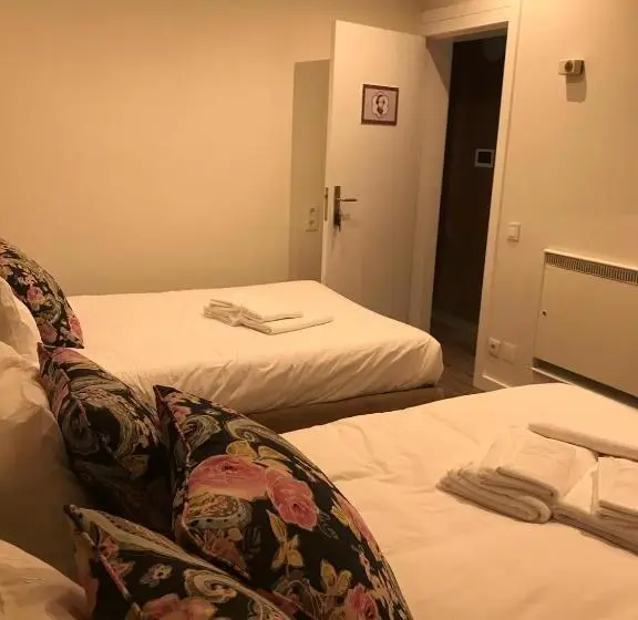 اتاق استاندارد چهارنفره با سرویس بهداشتی مشترک, Junqueira76 Guesthouse