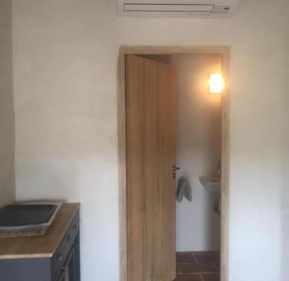 带1个卧室的带阳台的公寓, Le Village