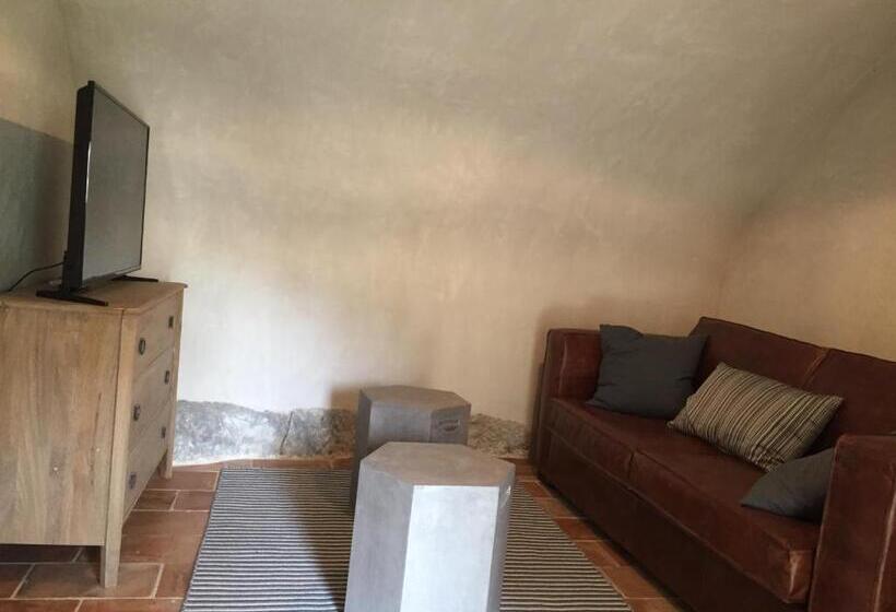 带露台的套间, Le Village