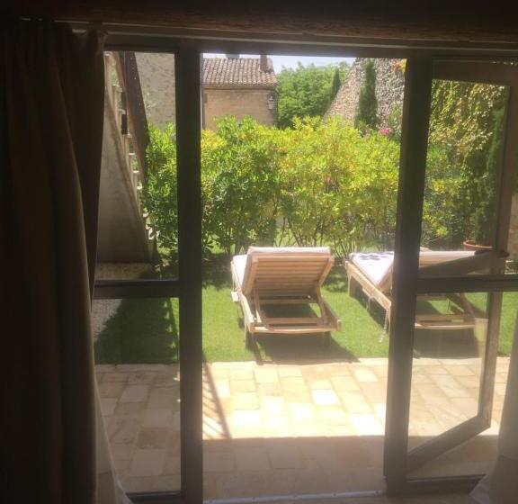 带露台的套间, Le Village