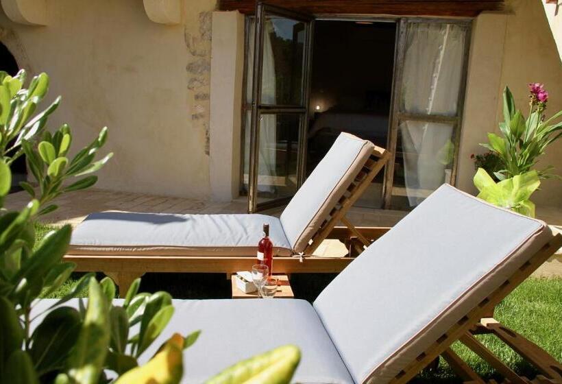 带露台的套间, Le Village