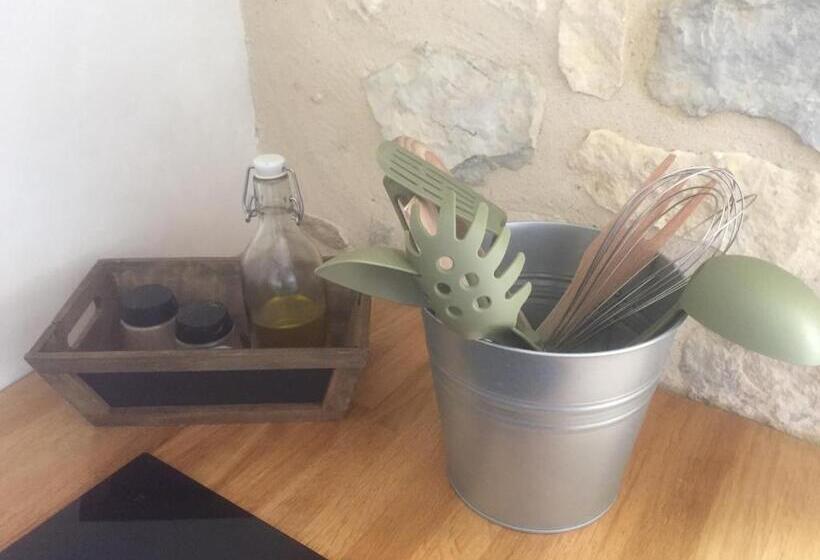 带1个卧室的带阳台的公寓, Le Village