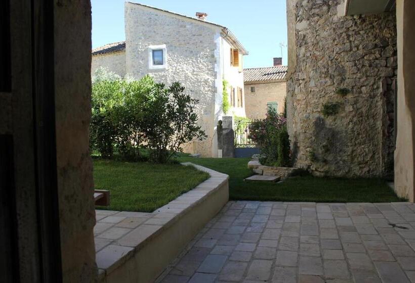 带露台的套间, Le Village