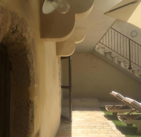 带露台的套间, Le Village