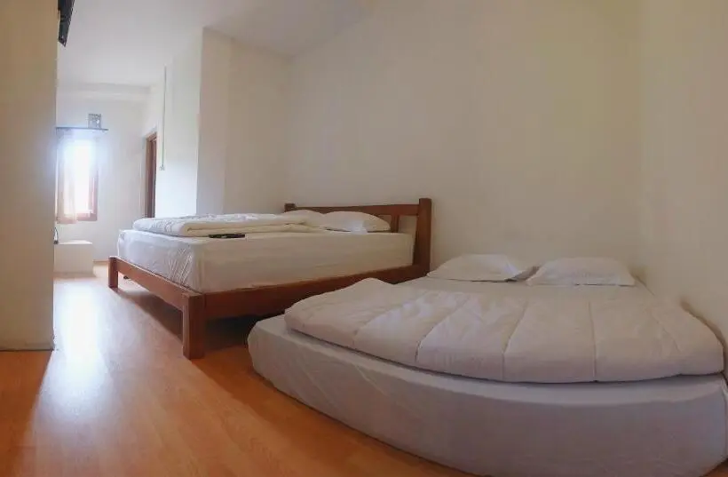 Családi Szoba, Tani Jiwo Hostel