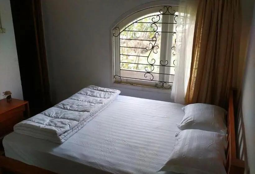 Deluxe Szoba, Tani Jiwo Hostel