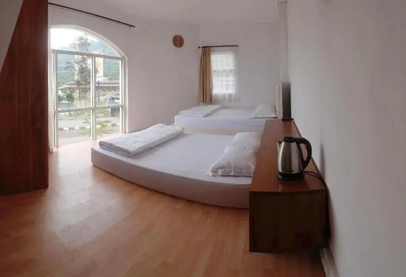 Családi Szoba Közös Fürdővel, Tani Jiwo Hostel